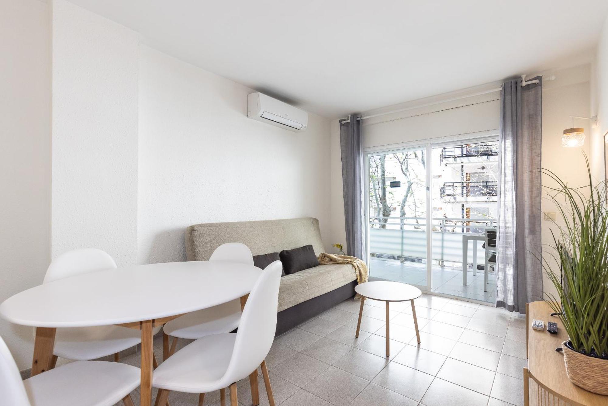 Uhc Apartamento Ruisenores Салоу Экстерьер фото